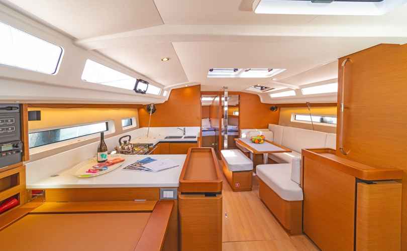Sun Odyssey 440