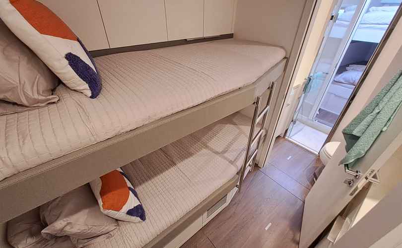 Lagoon Seventy 7