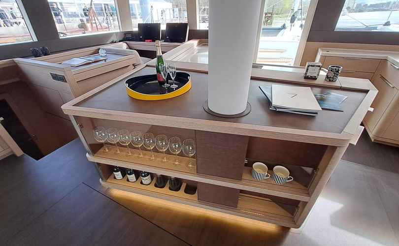 Lagoon Seventy 7