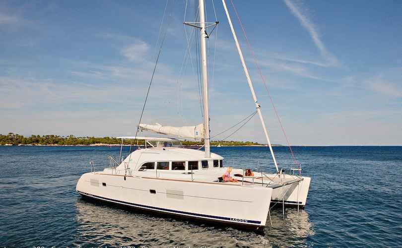 Lagoon 380