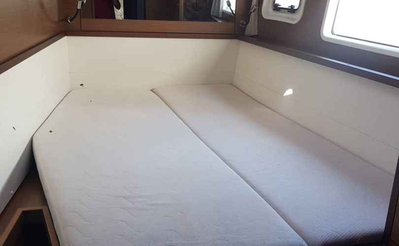 Lagoon 450 SporTop