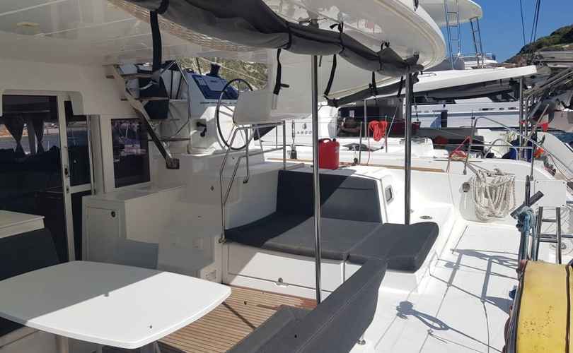 Lagoon 450 SporTop