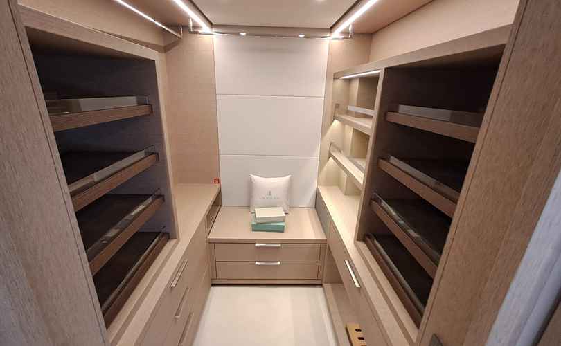 Lagoon Seventy 7