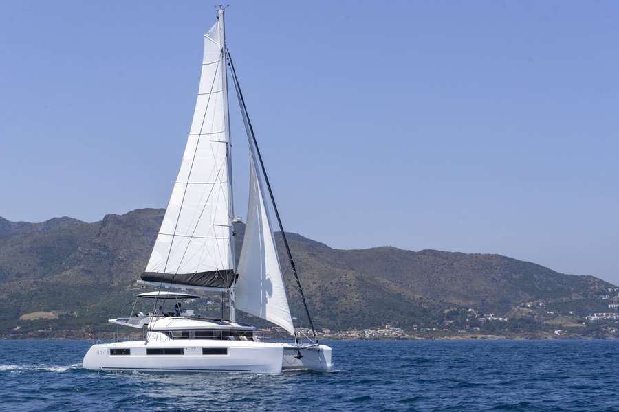 Lagoon 51 (2025) Charter