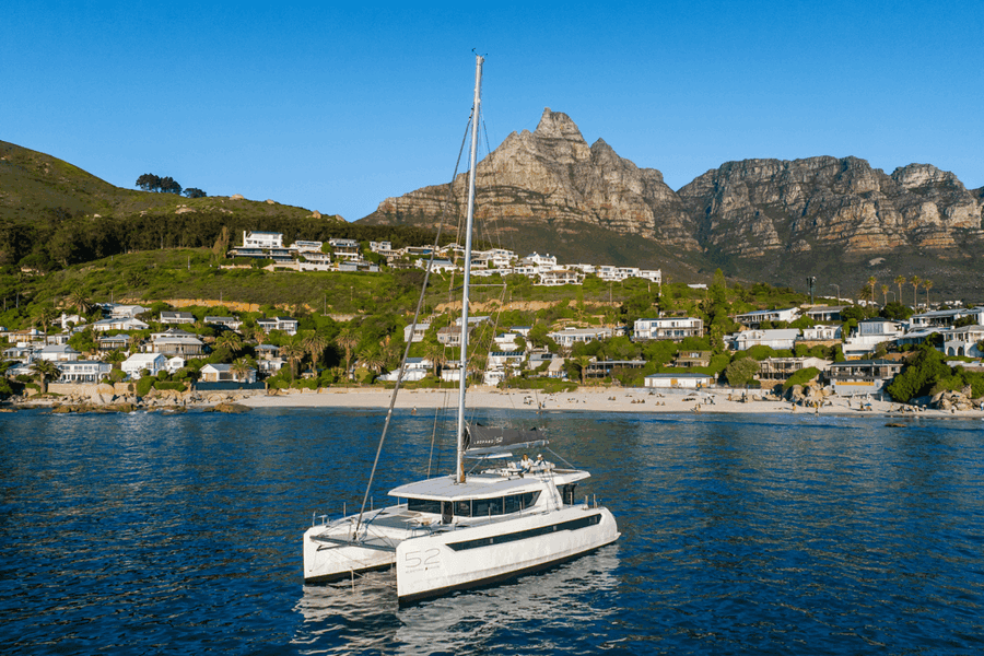 Leopard 52 (2026) Charter