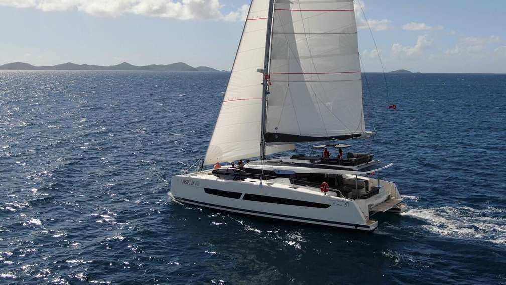Wynajmij Aura 51 (2022)