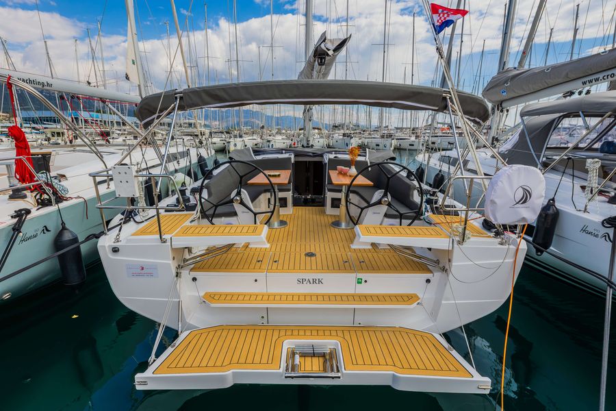 Hanse 410