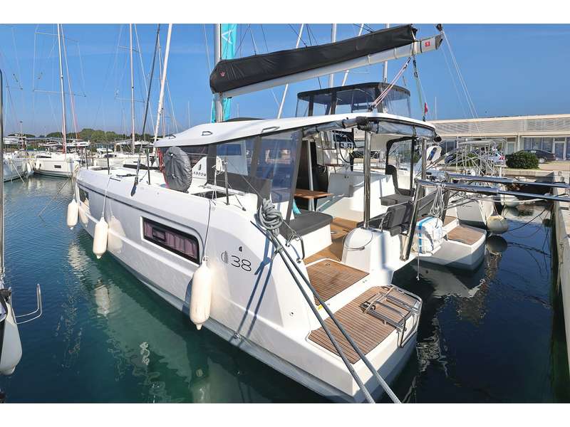 Lagoon 38