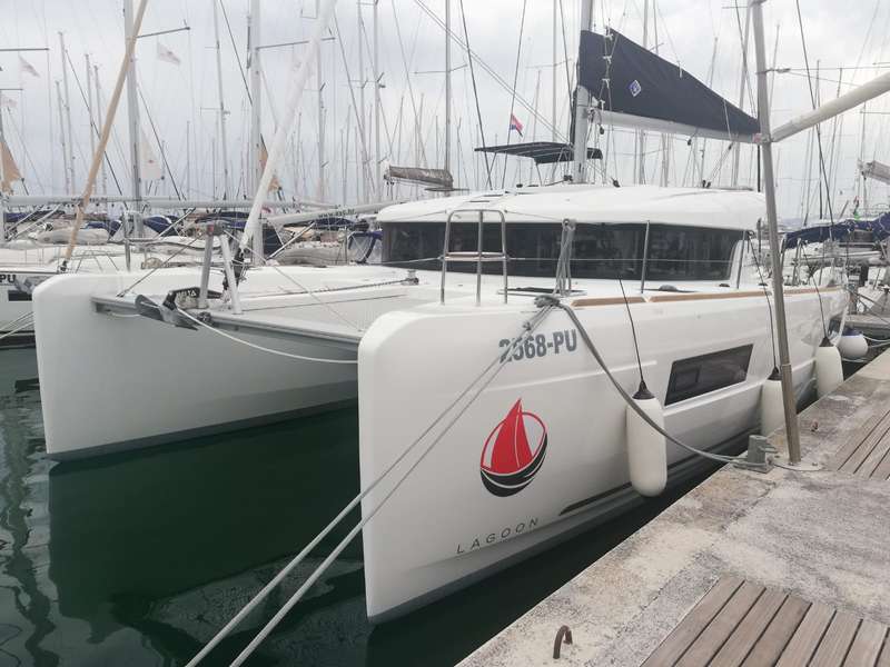 Lagoon 40
