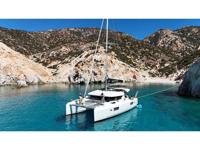 Lagoon 42