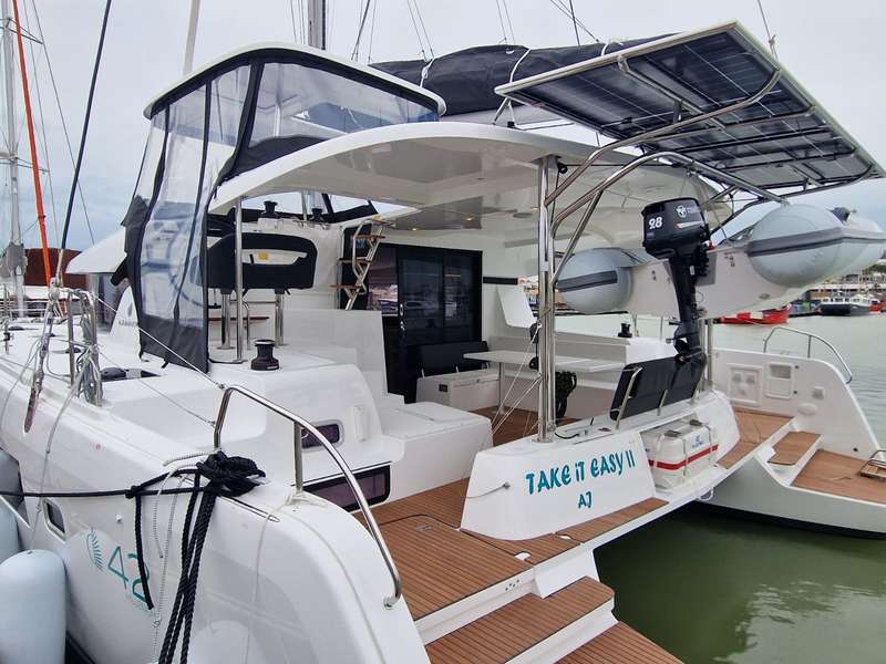 Lagoon 42
