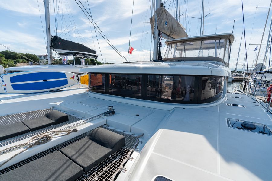 Lagoon 42