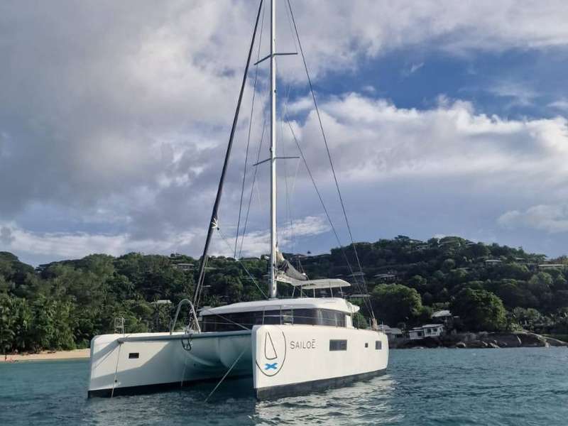 Lagoon 52