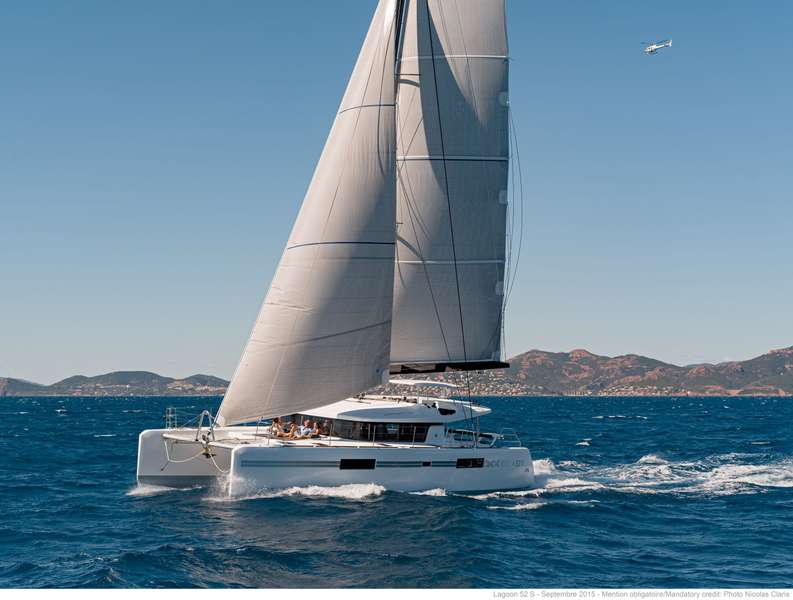 Lagoon 52