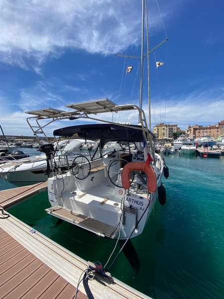 Oceanis 30.1