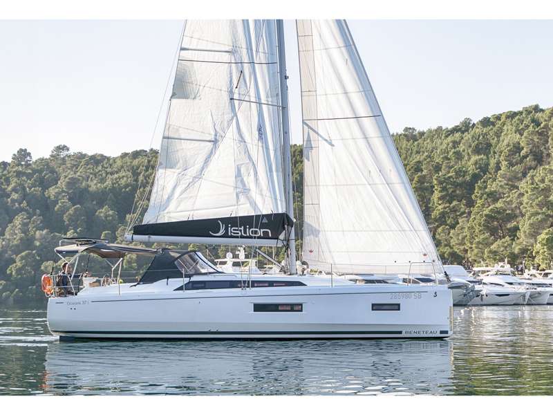 Oceanis 37.1