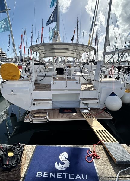 Oceanis 52