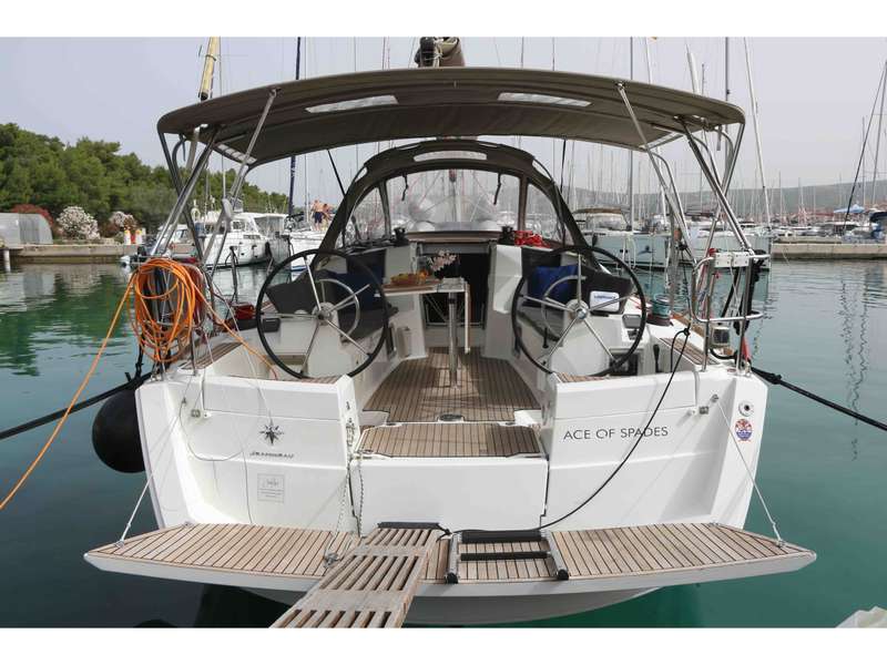 Sun Odyssey 389