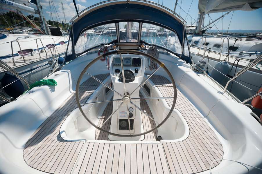 Bavaria 38