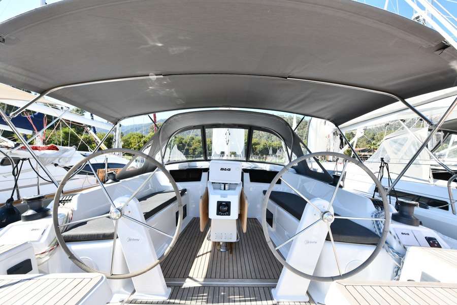Hanse 418