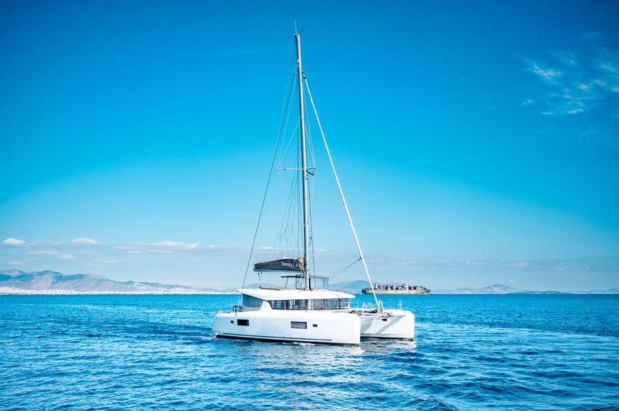 Lagoon 42