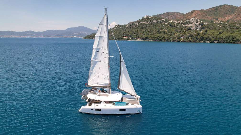 Lagoon 42