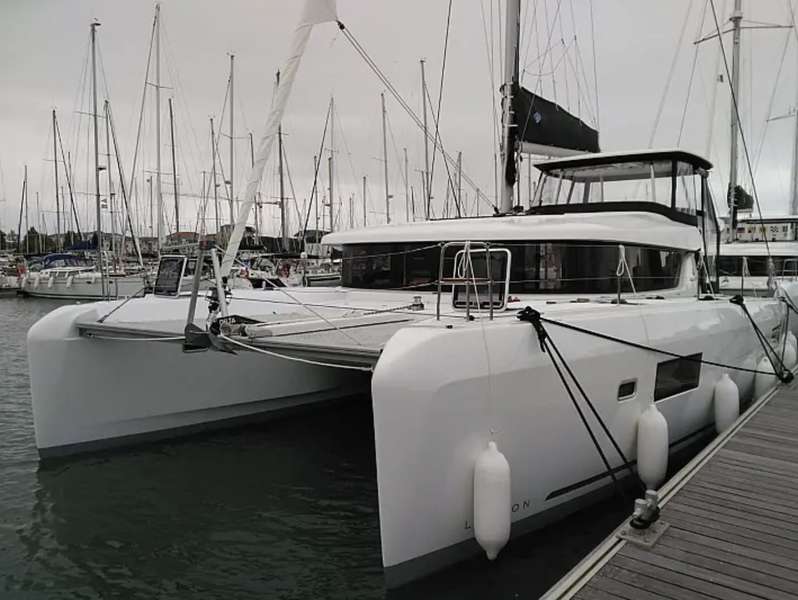 Lagoon 42
