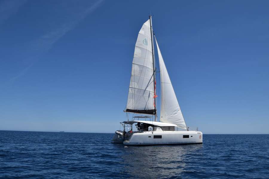 Lagoon 42