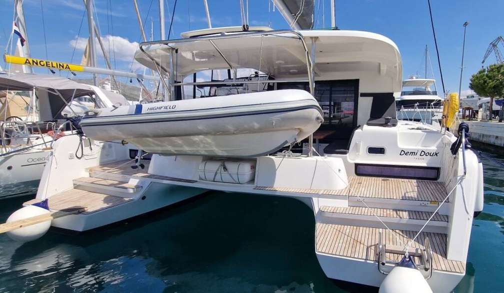 Lagoon 42
