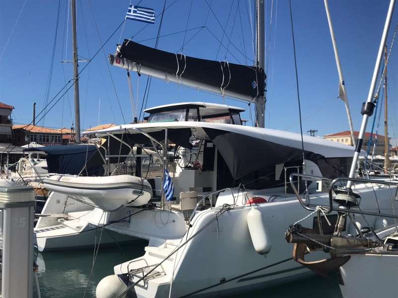 Lagoon 42