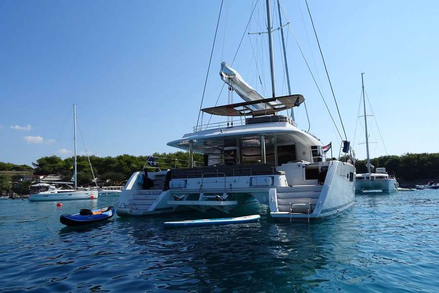 Lagoon 560 S2 (2016) Charter