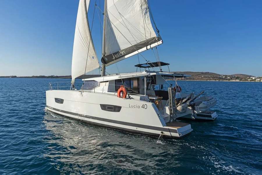 Lucia 40