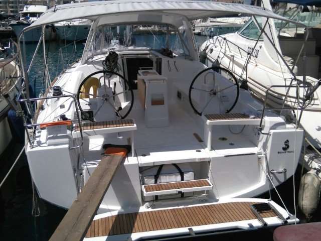 Oceanis 38