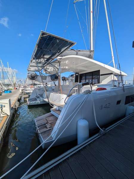 Lagoon 42