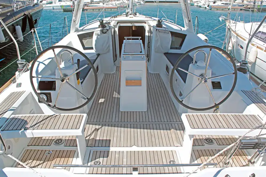 Oceanis 38.1