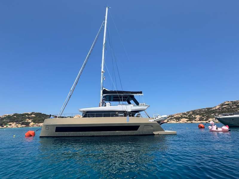Moon Yacht 60