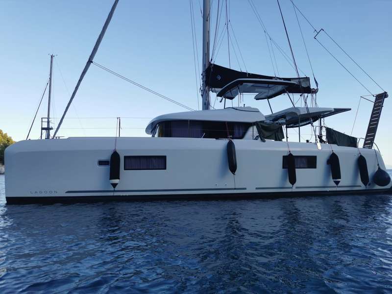 Lagoon 42