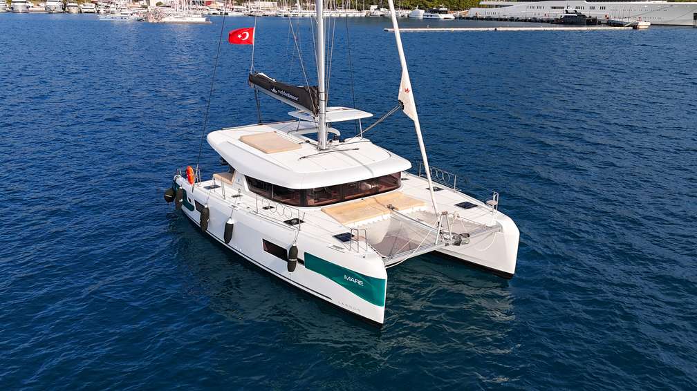 Lagoon 42