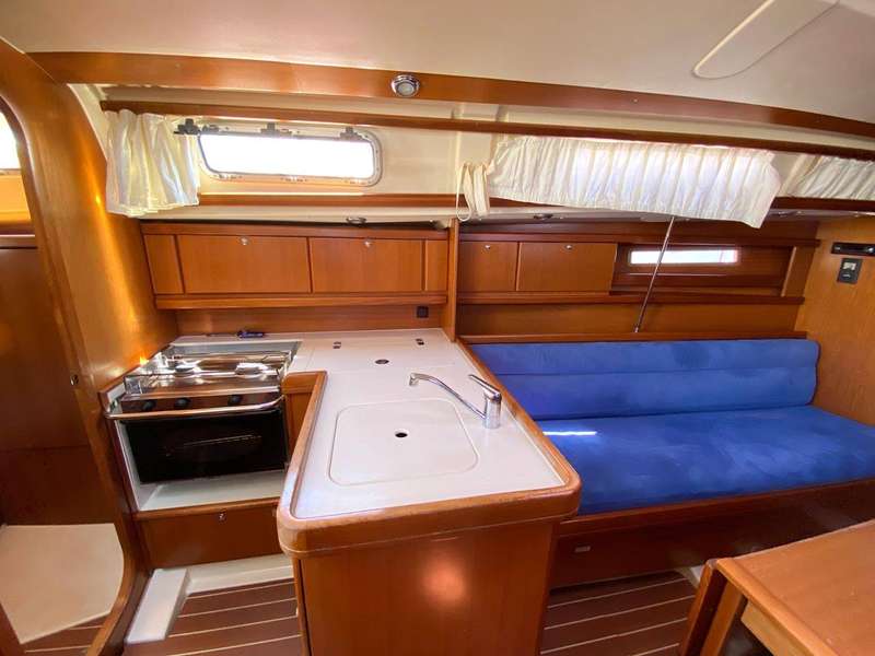 Dufour 325