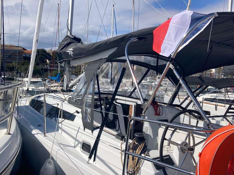 Sun Odyssey 350