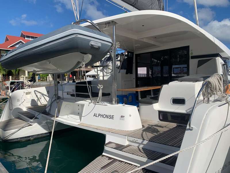 Lagoon 42