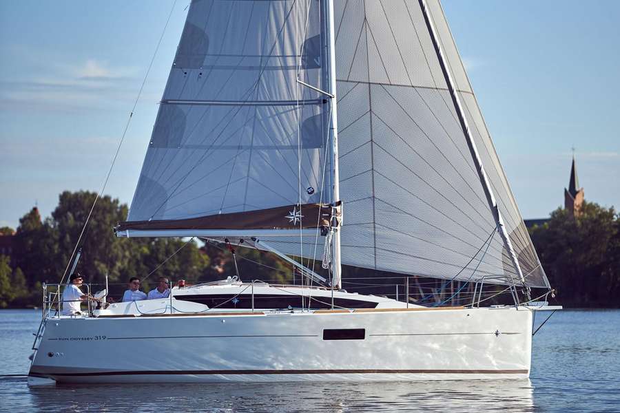 Sun Odyssey 319
