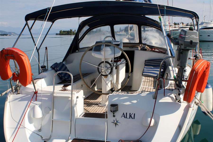 Sun Odyssey 37