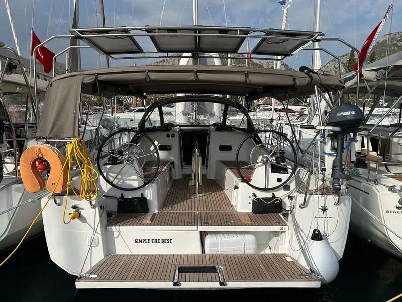 Sun Odyssey 380