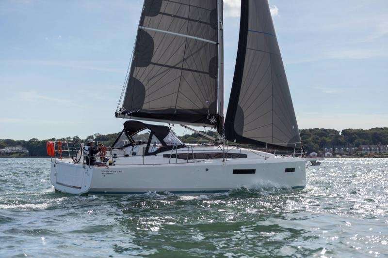 Sun Odyssey 380