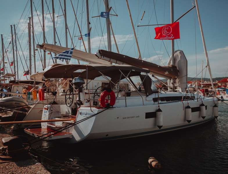 Sun Odyssey 440
