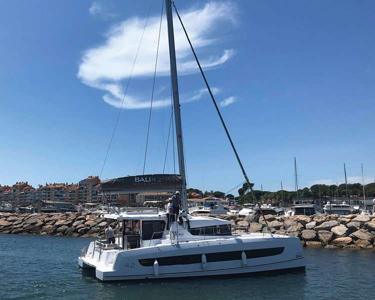 Manœuvres et sécurité en mer à bord d'un voilier