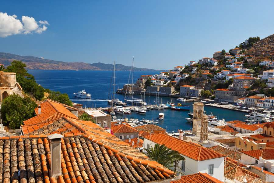 The Saronic Islands on a Lagoon 42