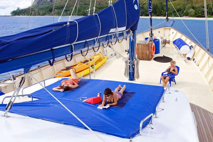 Photo Cabin Cruise on a Sailboat