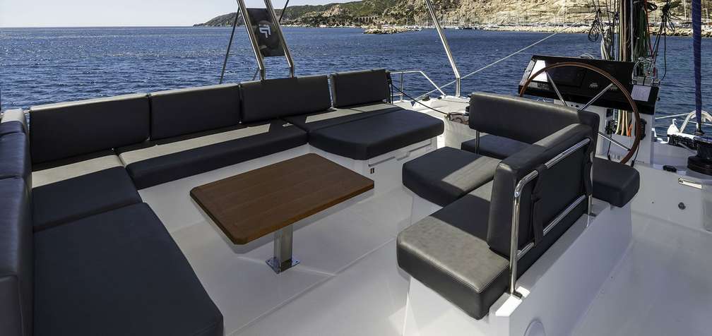 Photo Crociera su un catamarano con equipaggio alle Baleari